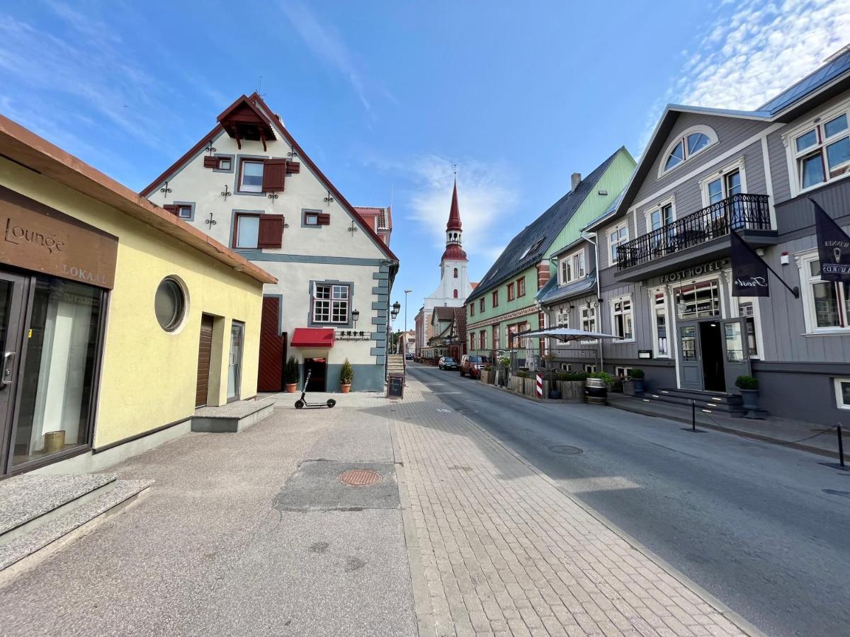 Old Town Apartment Parnu Bagian luar foto